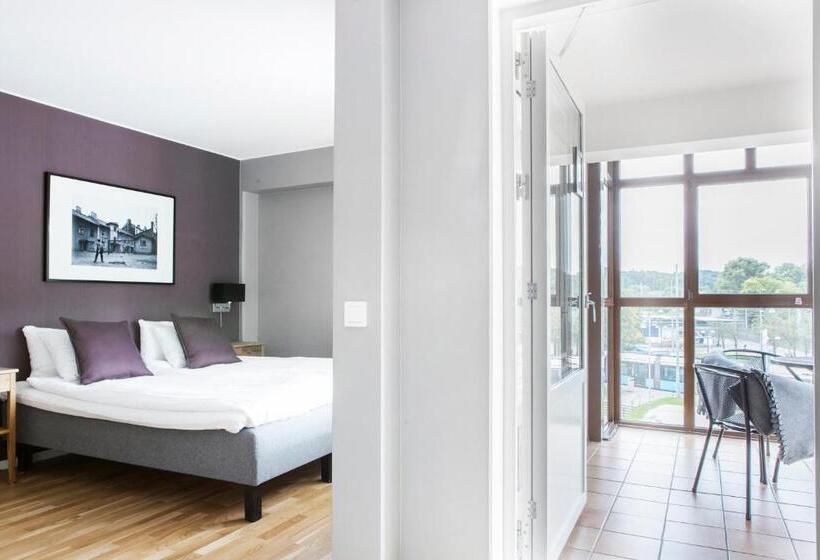 标准四人间共用浴室, Linnéplatsens Hotell & Vandrarhem