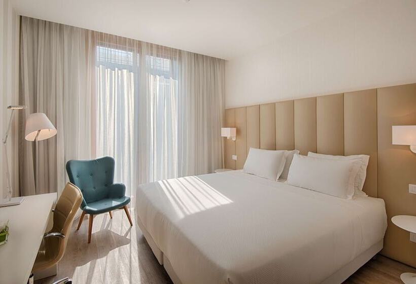 اتاق استاندارد با چشم‌انداز, NH Trento