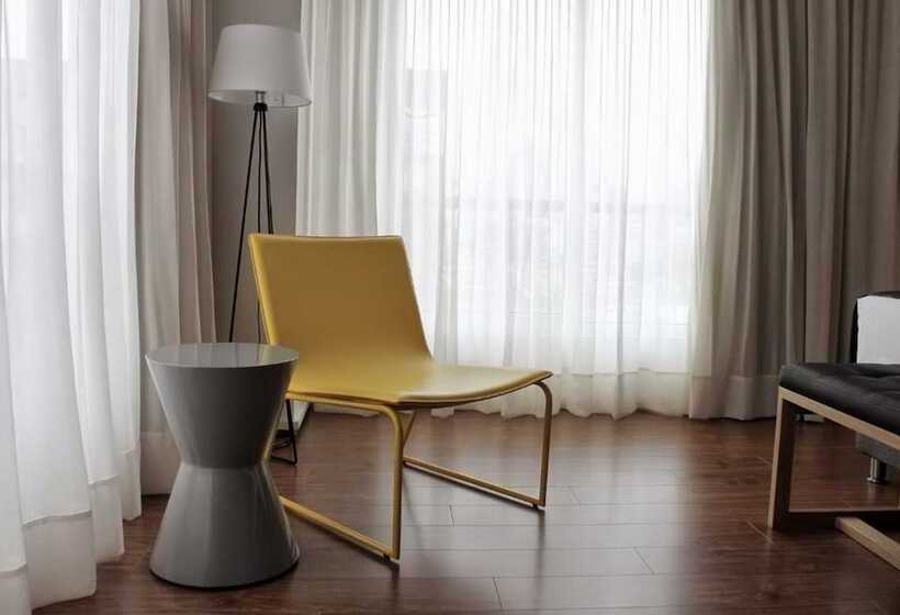 סוויטת ג'וניור, Quo Quality