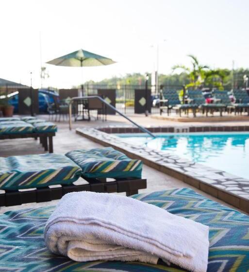 Номер Deluxe Кровать Кинг, Seasons Florida Resort