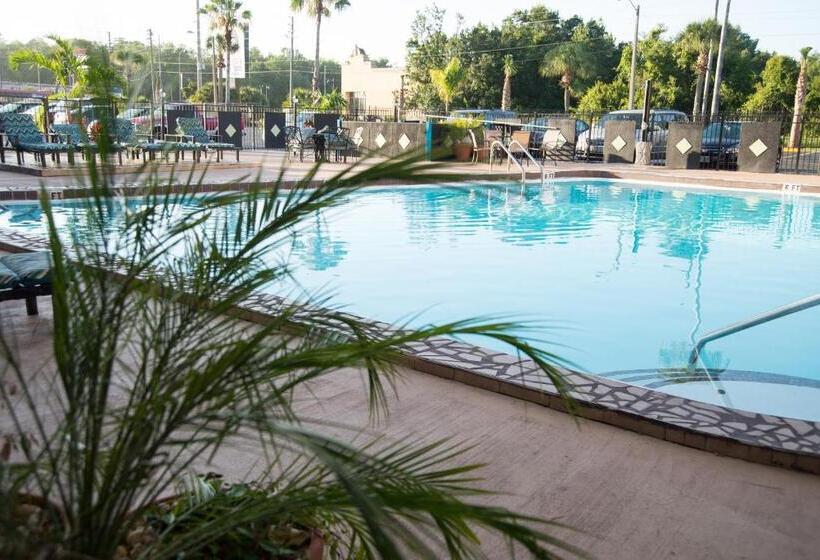 Номер Deluxe Кровать Кинг, Seasons Florida Resort