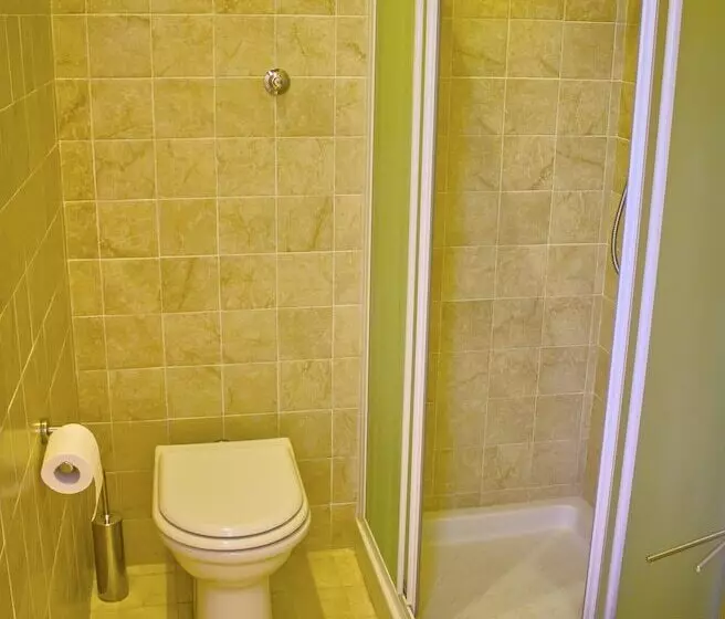 1 Bedroom Apartment Ground Floor