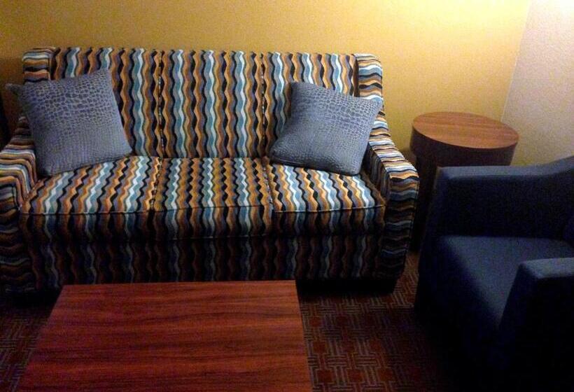 جناح سرير كينج, Comfort Inn & Suites Brattleboro I 91