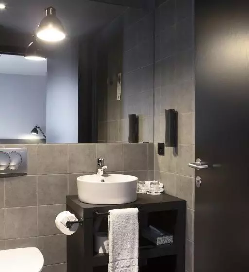 اتاق استاندارد یک نفره, Skuggi Hotel By Keahotels