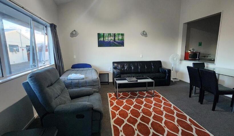آپارتمان 2 خوابه, Acorn Estate Motel