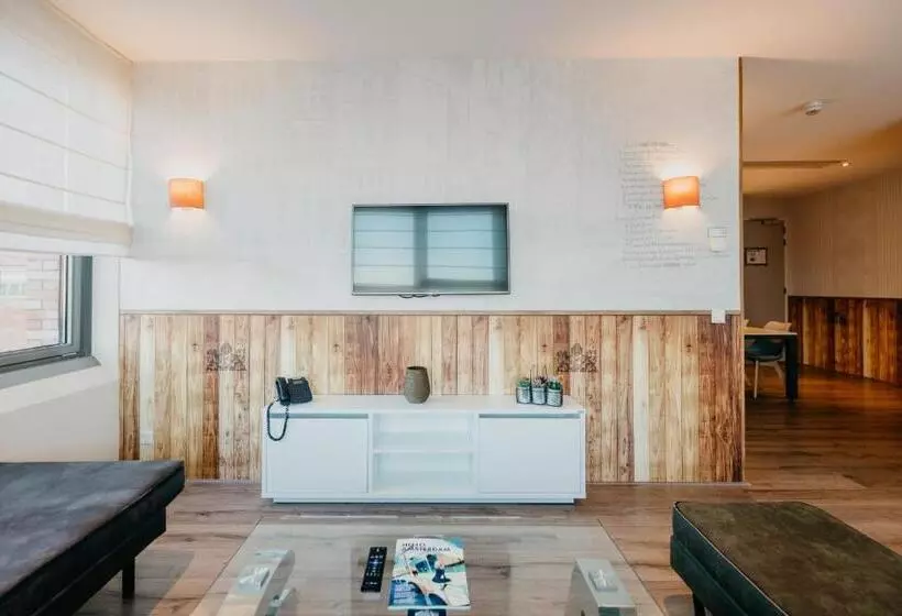 3 Bedroom Apartment, Amsterdam Id Apart