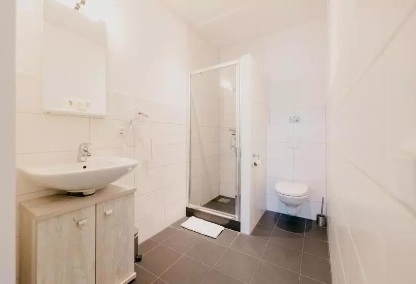 3 Bedroom Apartment, Amsterdam Id Apart