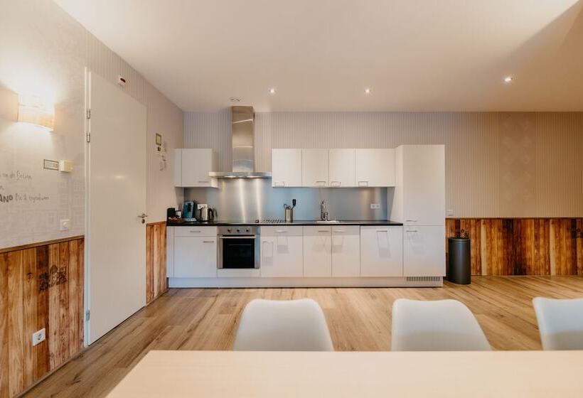 4 Bedroom Apartment, Amsterdam Id Apart