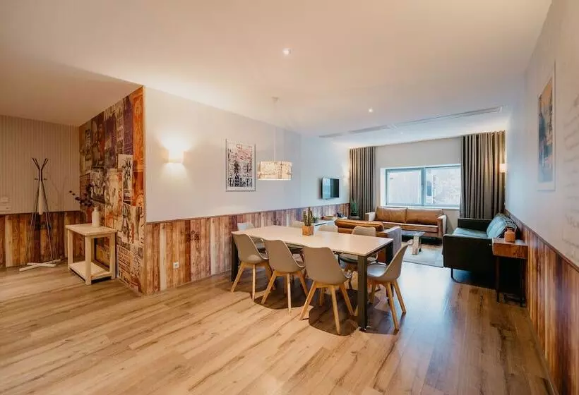 4 Bedroom Apartment, Amsterdam Id Apart