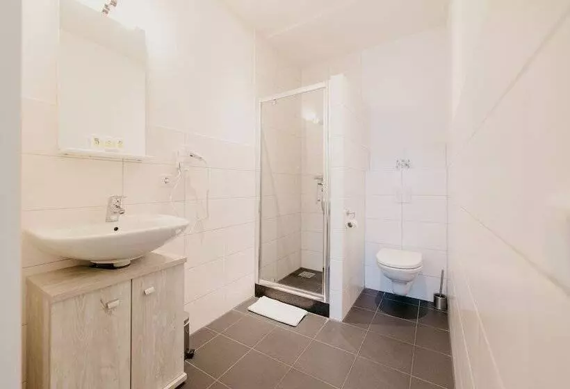 4 Bedroom Apartment, Amsterdam Id Apart