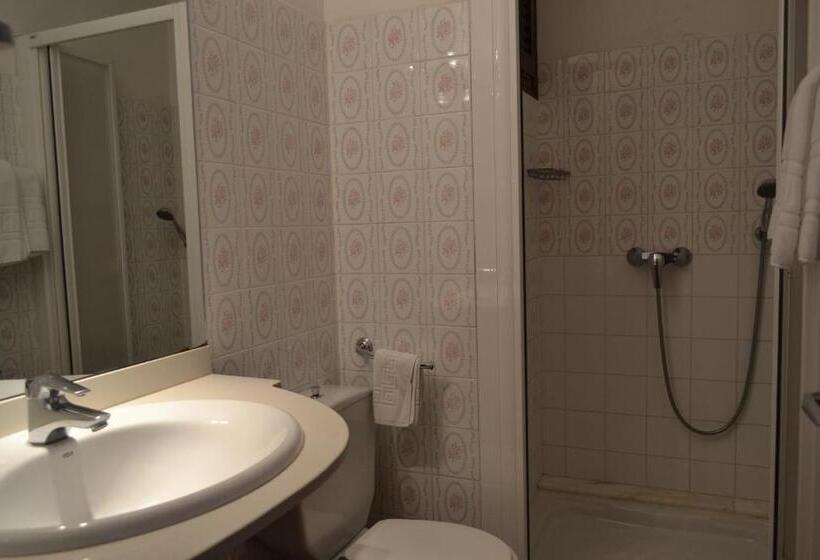 Номер Стандарт Трехместный, Hostal L´esplai