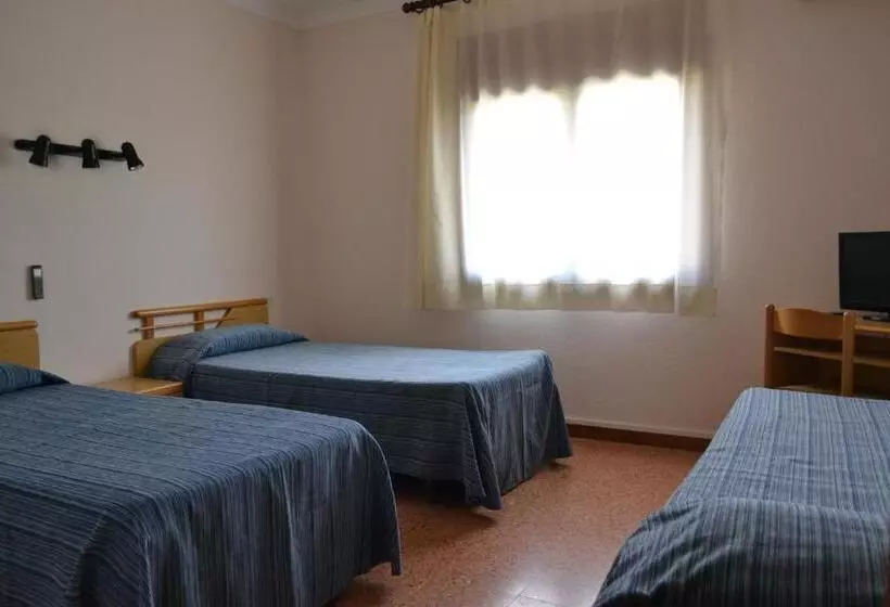 اتاق استاندارد سه نفره, Hostal L´esplai