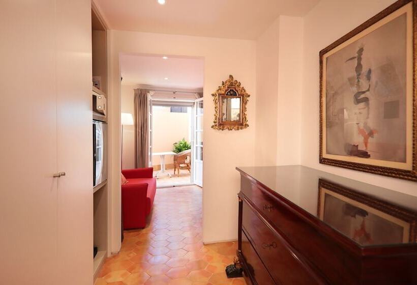 سوییت جونیور, Ah Art Hotel Palma