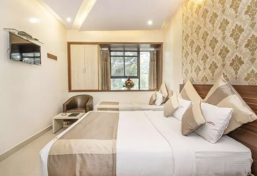 ダブルベッドのスタンダードスタジオ, Aishwarya Suites