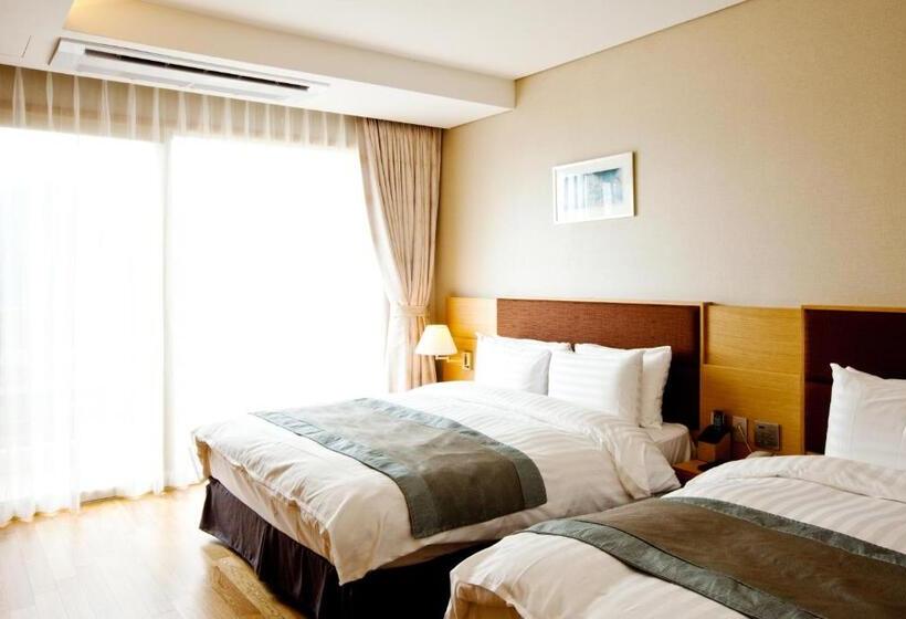 Семейный Номер Вид на Горы, Delpino