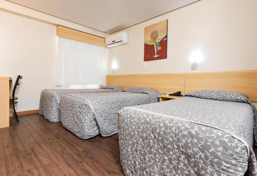 اتاق استاندارد سه نفره, Express Terminal Tur  Rodoviaria Porto Alegre