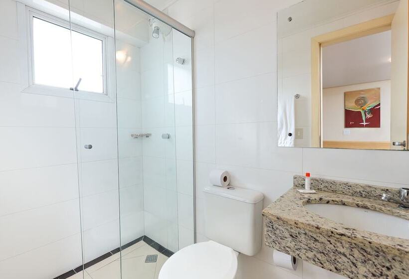 اتاق استاندارد سه نفره, Express Terminal Tur  Rodoviaria Porto Alegre