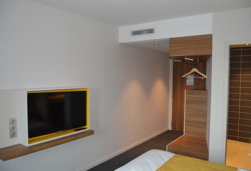 חדר סטנדרט, Kyriad Prestige Pau – Palais Des Sports