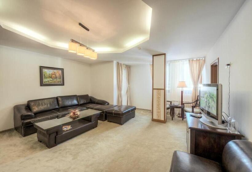 جناح, Mpm Family Hotel Merryan