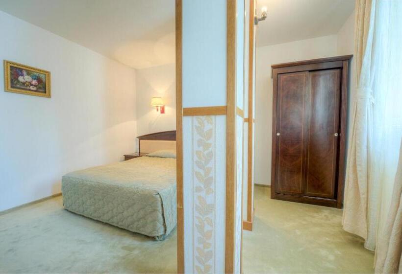 جناح, Mpm Family Hotel Merryan