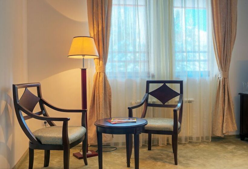 جناح, Mpm Family Hotel Merryan