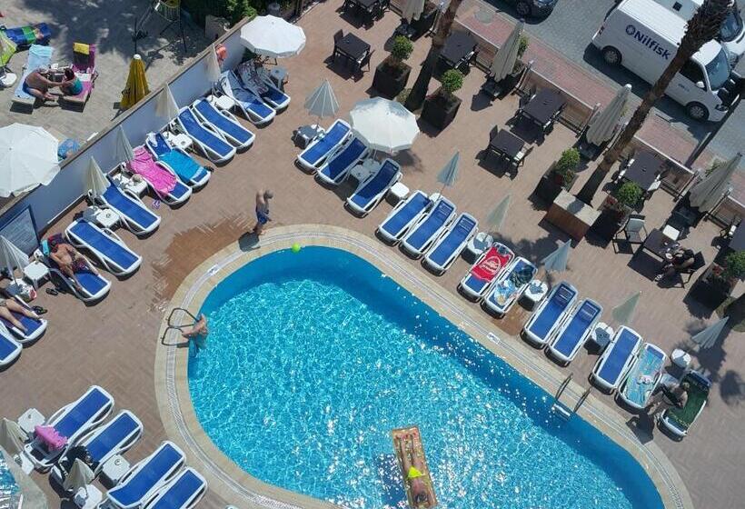 חדר סטנדרט לשלושה, Parador Beach