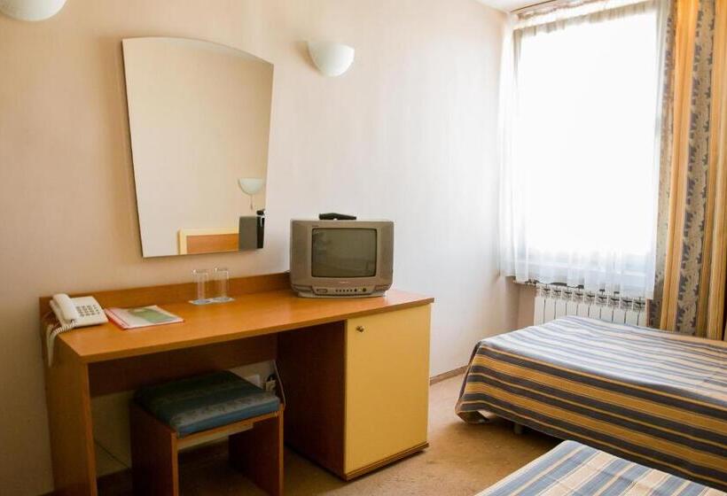 スタンダードルーム, Struma