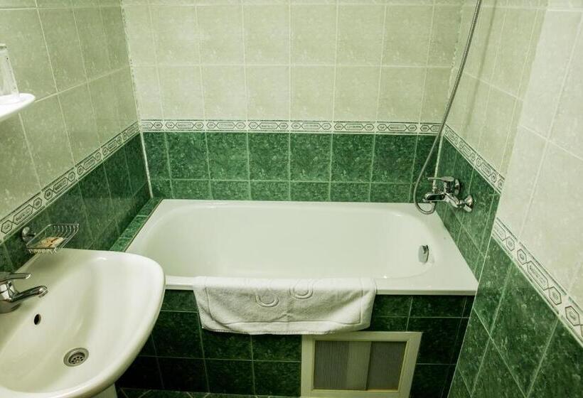 スイート, Struma