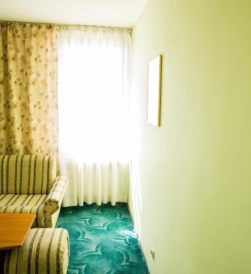 スイート, Struma