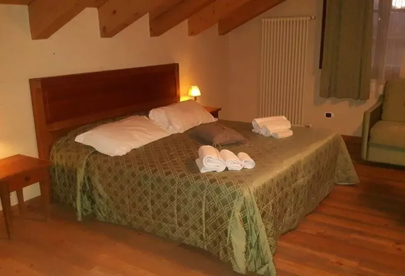 コンフォートトリプルルーム, Maison Cly Hotel & Restaurant
