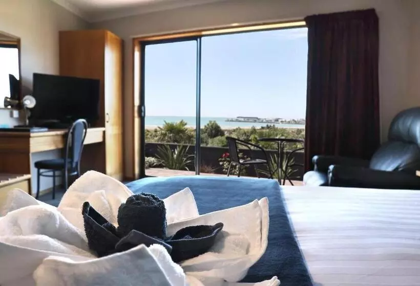 استودیوی استاندارد با چشم‌انداز دریا, Baywatch Motor Lodge