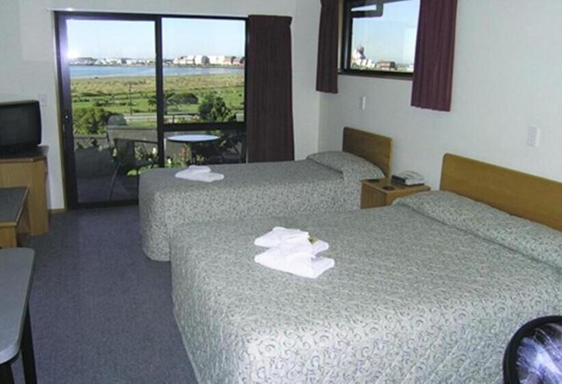 וילה עם 4 חדרי שינה, Baywatch Motor Lodge