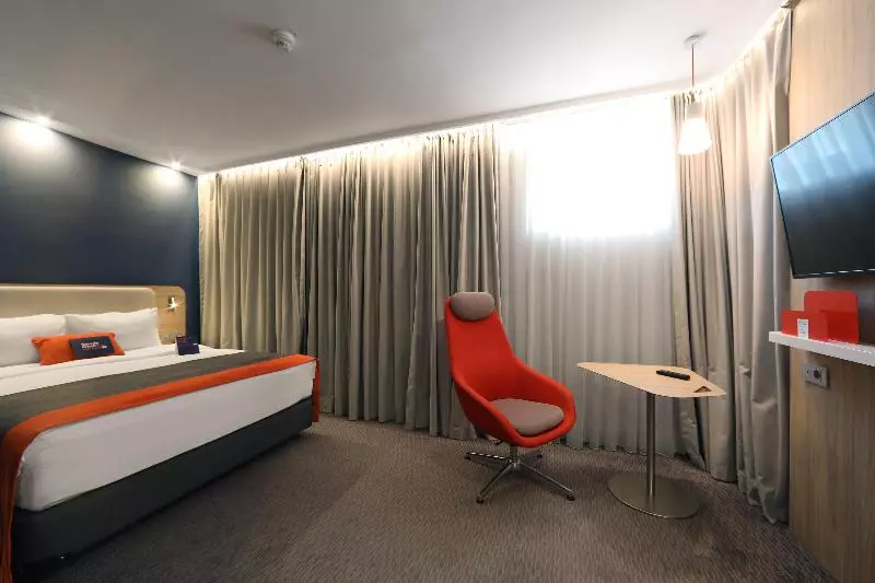 استودیوی استاندارد با چشم‌انداز دریا, Baywatch Motor Lodge