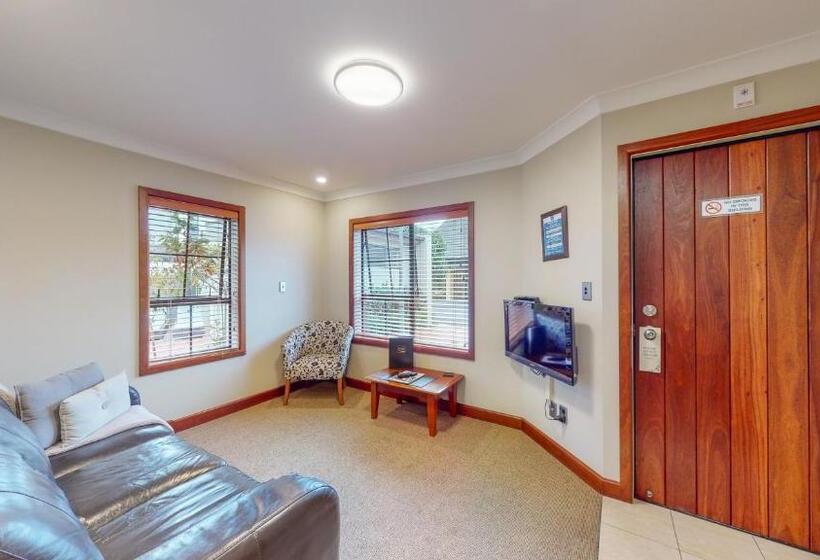 Люкс с гидромассажем, Quantum Lodge Motor Inn