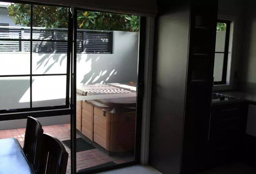 スイート（家族用）, Quantum Lodge Motor Inn