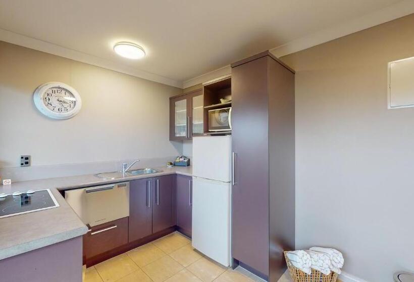 Люкс Deluxe Кровать Кинг, Quantum Lodge Motor Inn