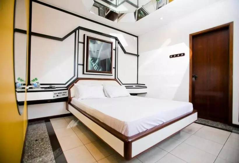 Sviitti, Rivieras Motel
