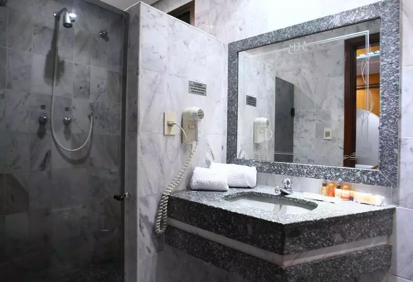Sviitti, Rivieras Motel