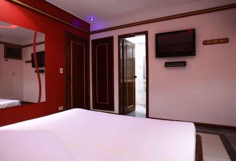 スイート, Rivieras Motel