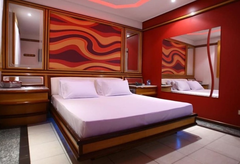 スイート, Rivieras Motel