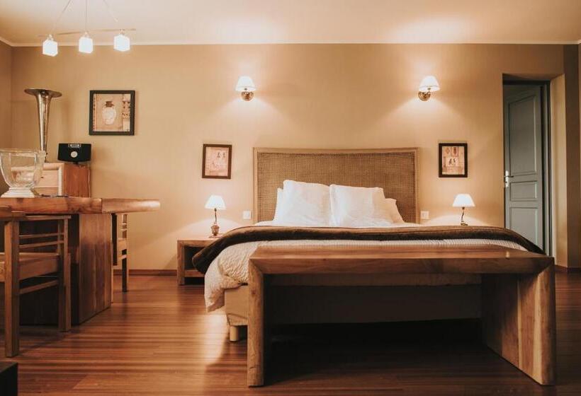 经典四人房间, Logis Hôtel Restaurant   Le Moulin D Artres