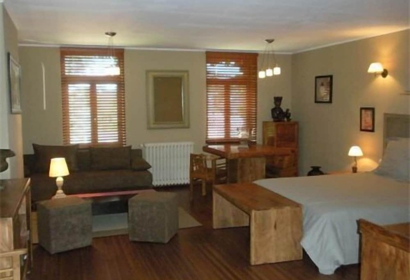 标准三人间, Logis Hôtel Restaurant   Le Moulin D Artres