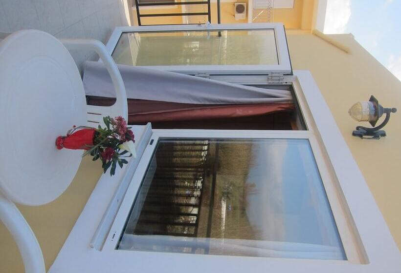 스탠다드 발코니 스튜디오, Baladinos Apartments