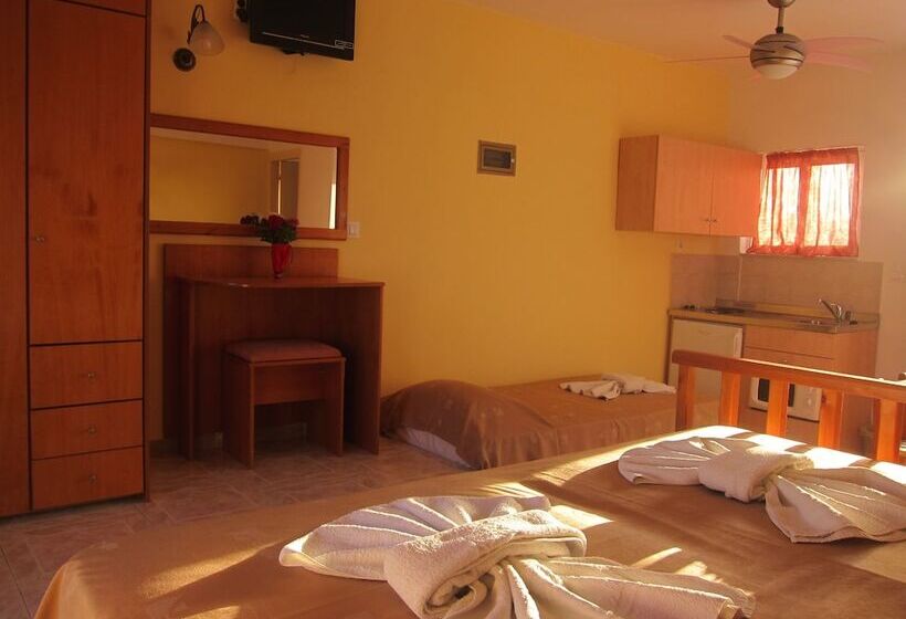 Студио Стандарт с Балконом, Baladinos Apartments