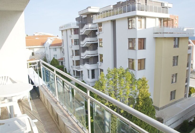 プールビュースタンダードステューディオ, Daisy Guest House