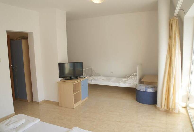 プールビュースタンダードステューディオ, Daisy Guest House