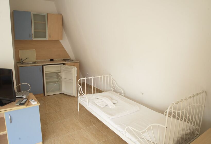 プールビュースタンダードステューディオ, Daisy Guest House