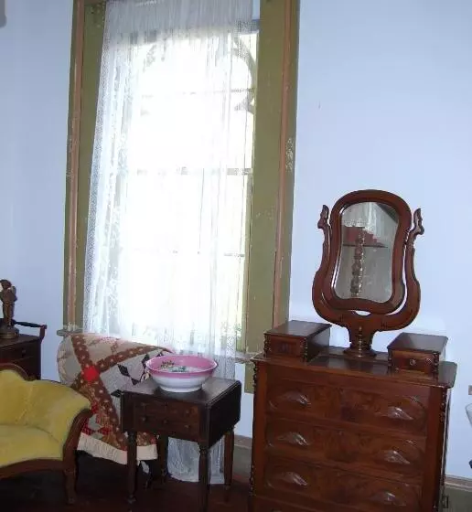バス共有のスタンダードルーム, Glenfield Plantation Historic Antebellum Bed And Breakfast