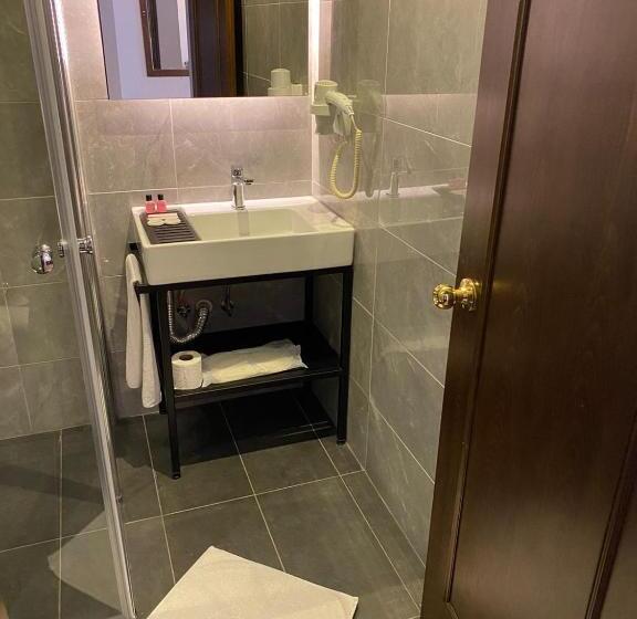 اتاق استاندارد سه نفره, Villa Sofia