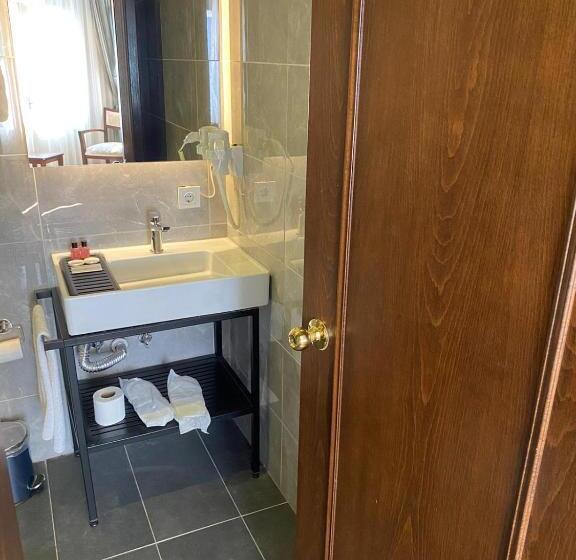 Deluxe Room Side Sea View